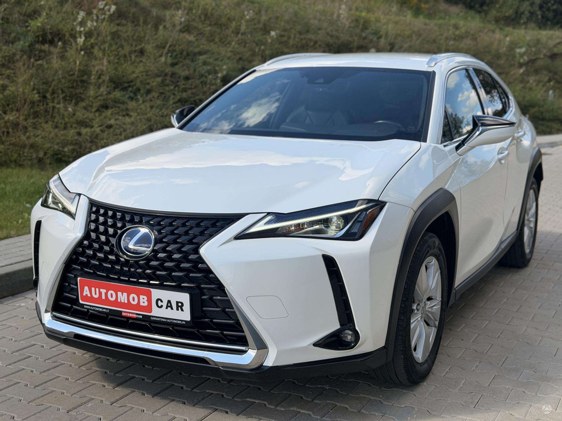 Lexus UX 250h nuotrauka 1 iš 40