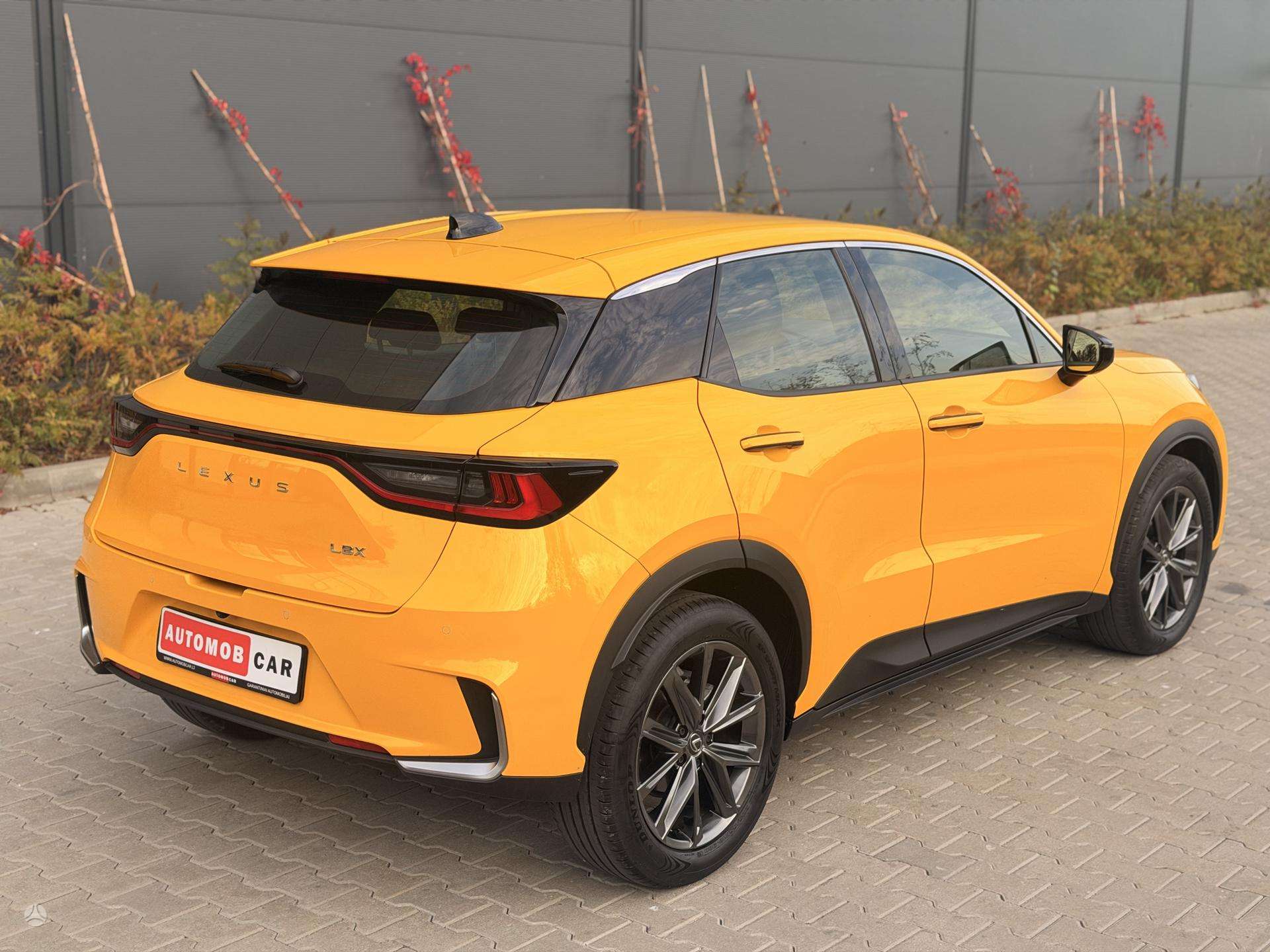 Lexus LBX nuotrauka 8