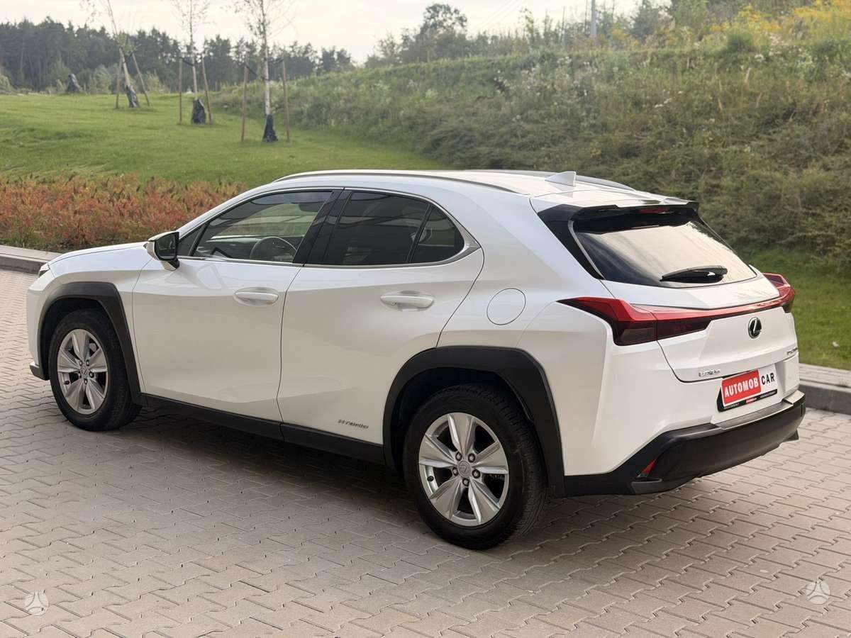 Lexus UX 250h nuotrauka 8