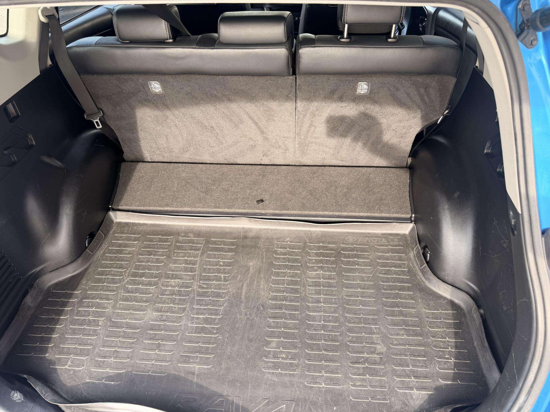 Toyota RAV4 nuotrauka 8