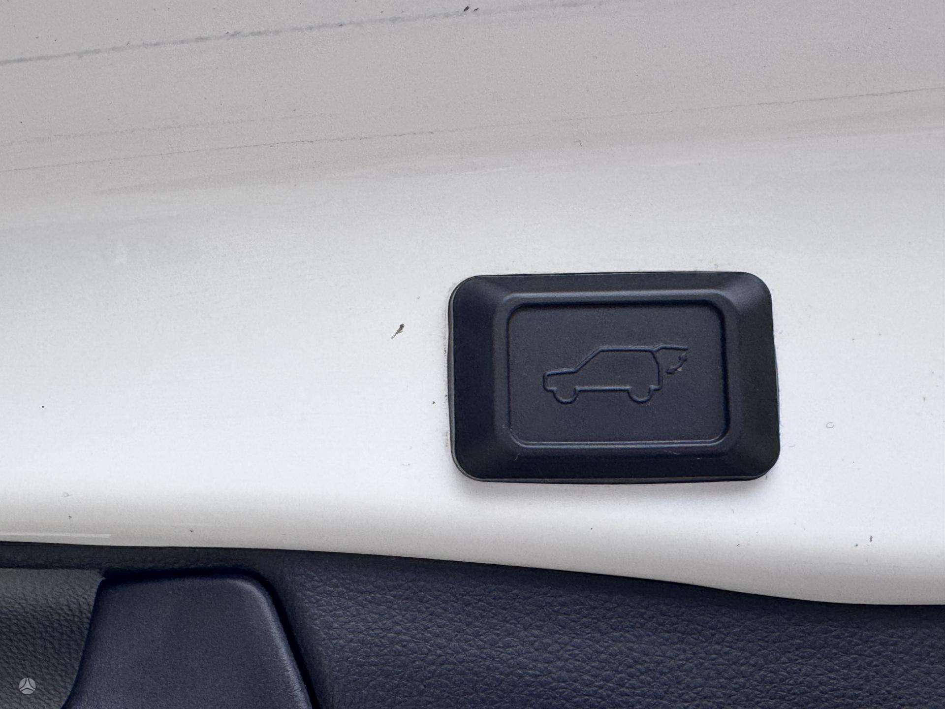 Toyota RAV4 nuotrauka 8