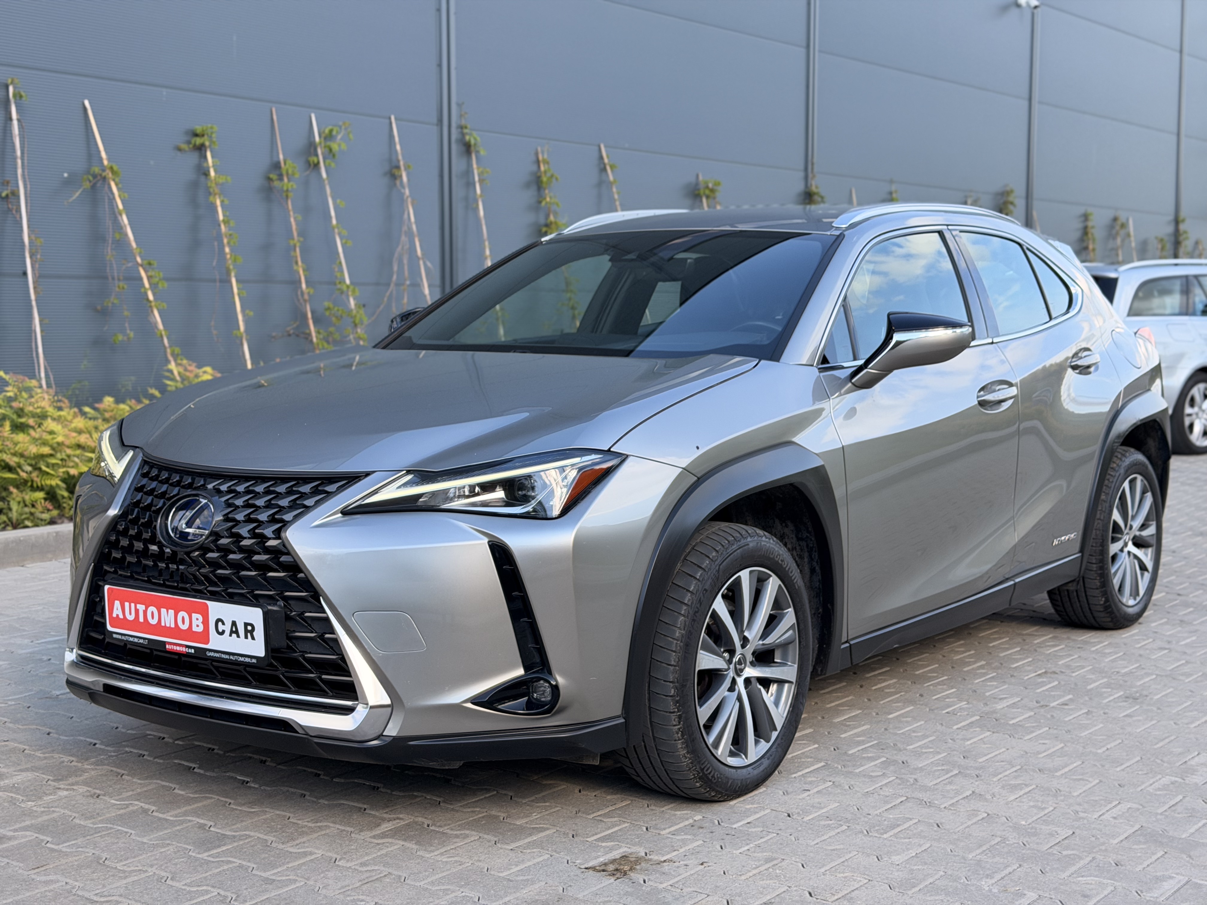 Lexus UX250H