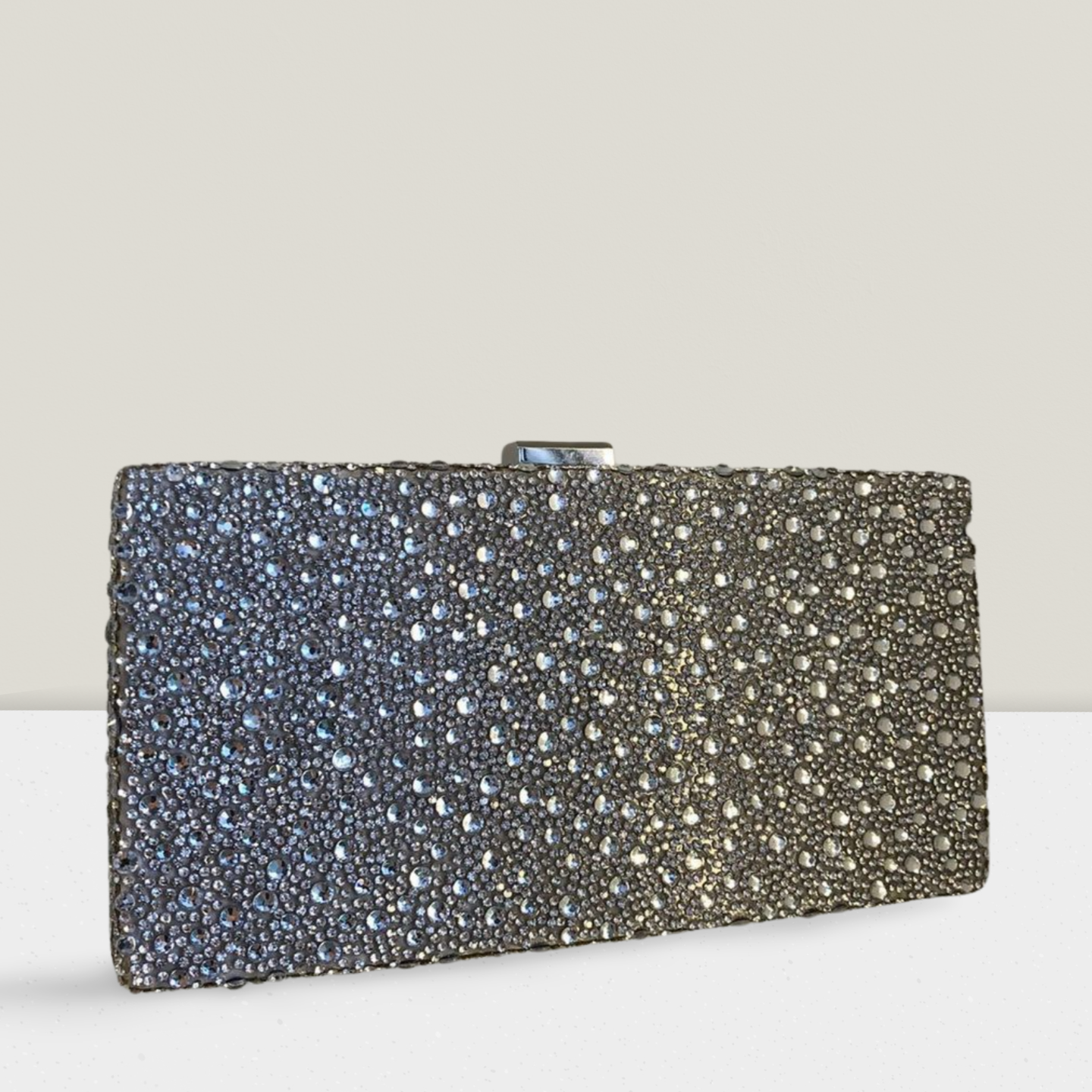 Clutch pedras prata