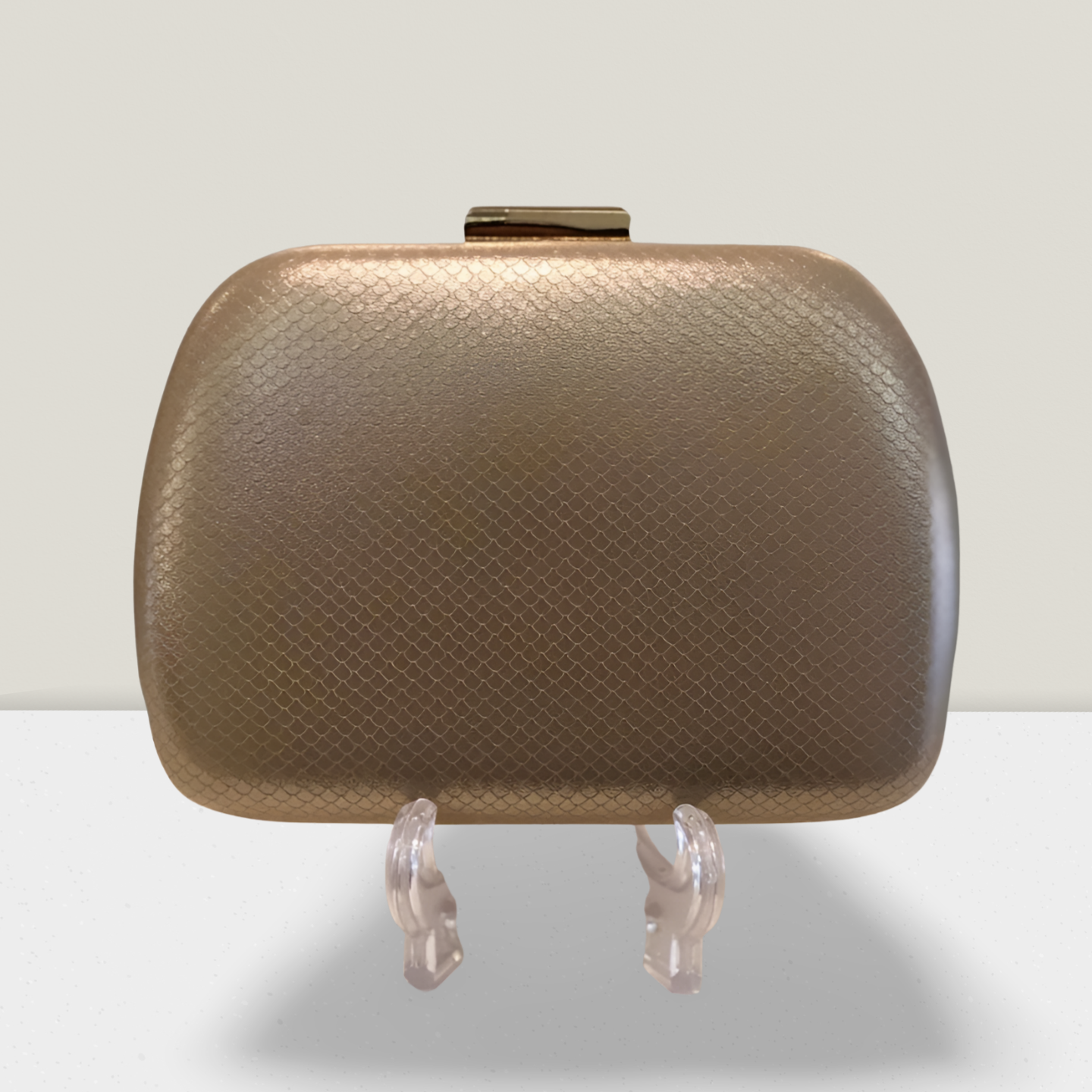 Clutch Nude Escamas