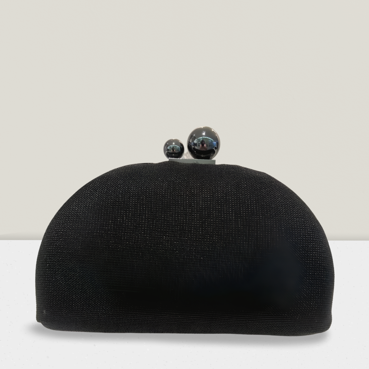 Clutch Preta meia lua