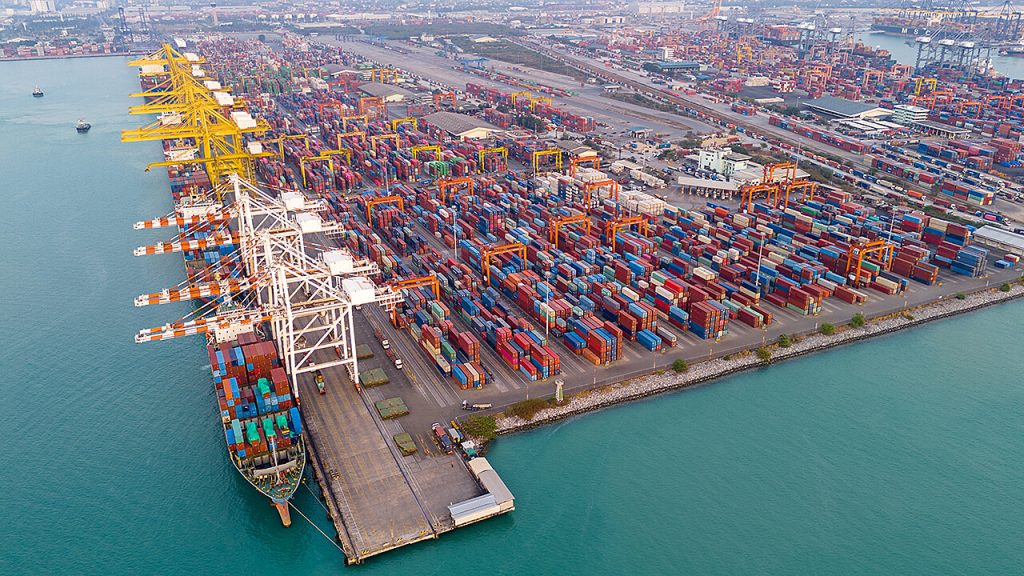 Como é uma boa segurança da cadeia de suprimentos de software para setores altamente regulamentados