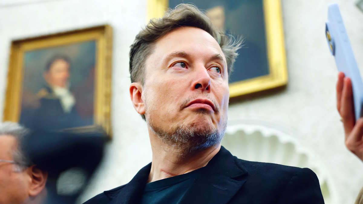 Musk Slams Apple-Google Gemini Deal: A New Era for Mobile AI?