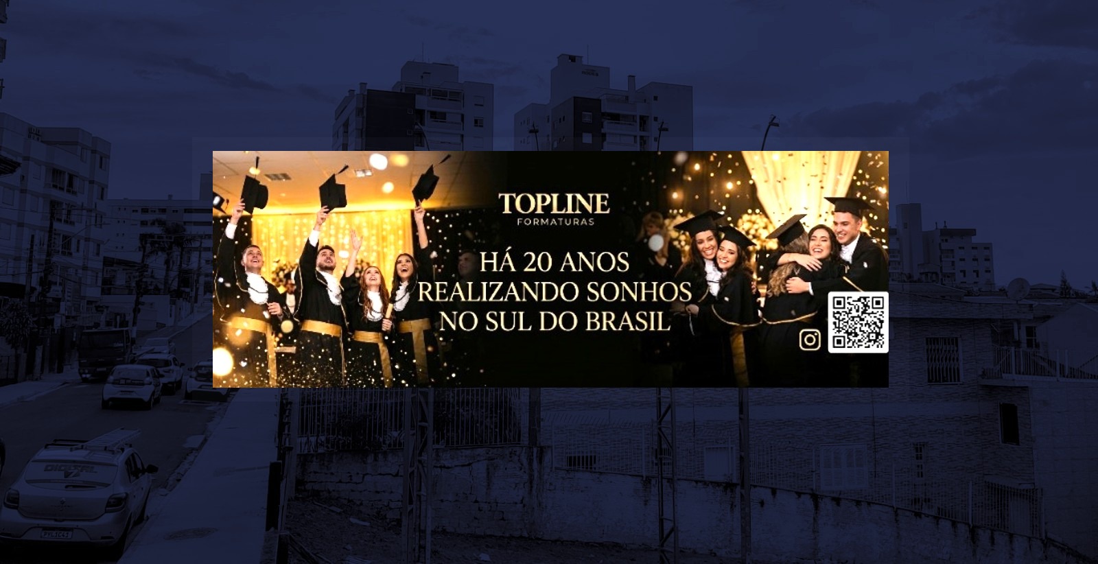 Mockup noturno do frontlight com arte de top line formaturas