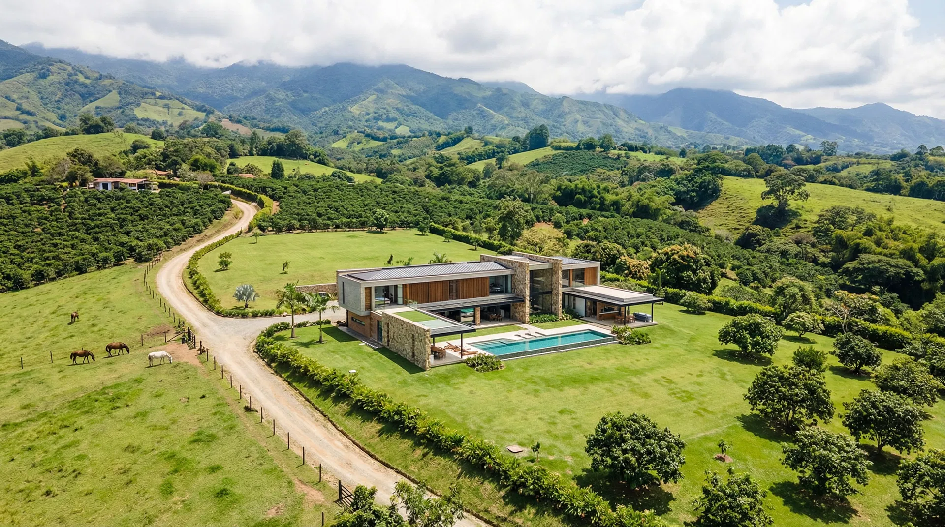Avalúo de inmuebles rurales en Antioquia — fincas, terrenos y propiedades agropecuarias