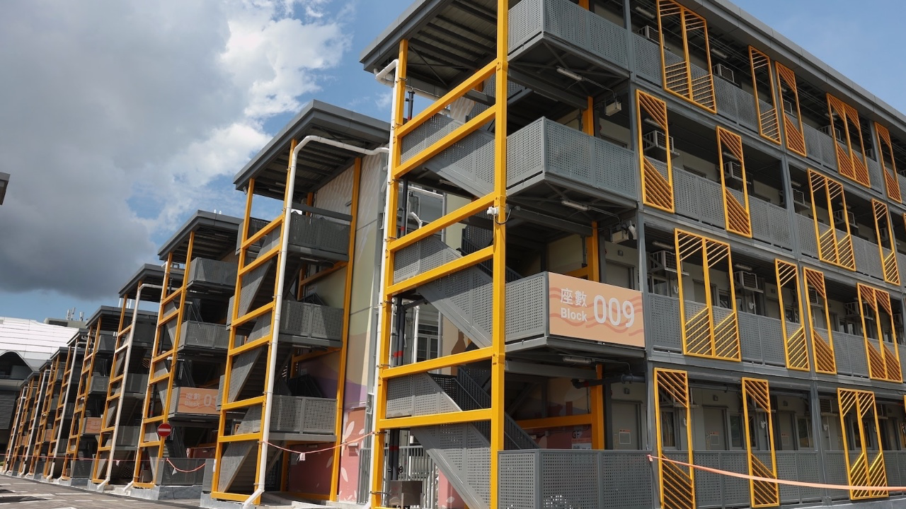 啟德青年旅舍變依托咪酯製毒工場！警方搗破史上最大規模「太空油」毒品案