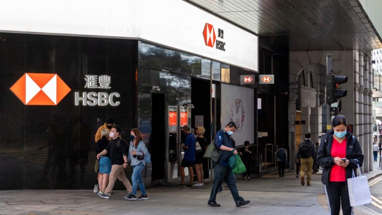 滙豐裁員潮再起:AI取代人手,金融業未來何去何從?