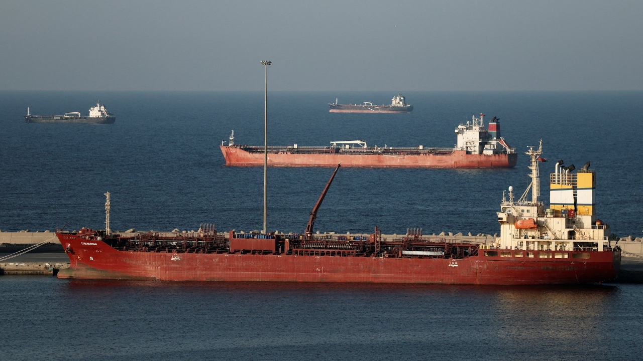 震驚！霍爾木茲海峽被封鎖，日韓印被迫展開「地獄級慳電大賽」！