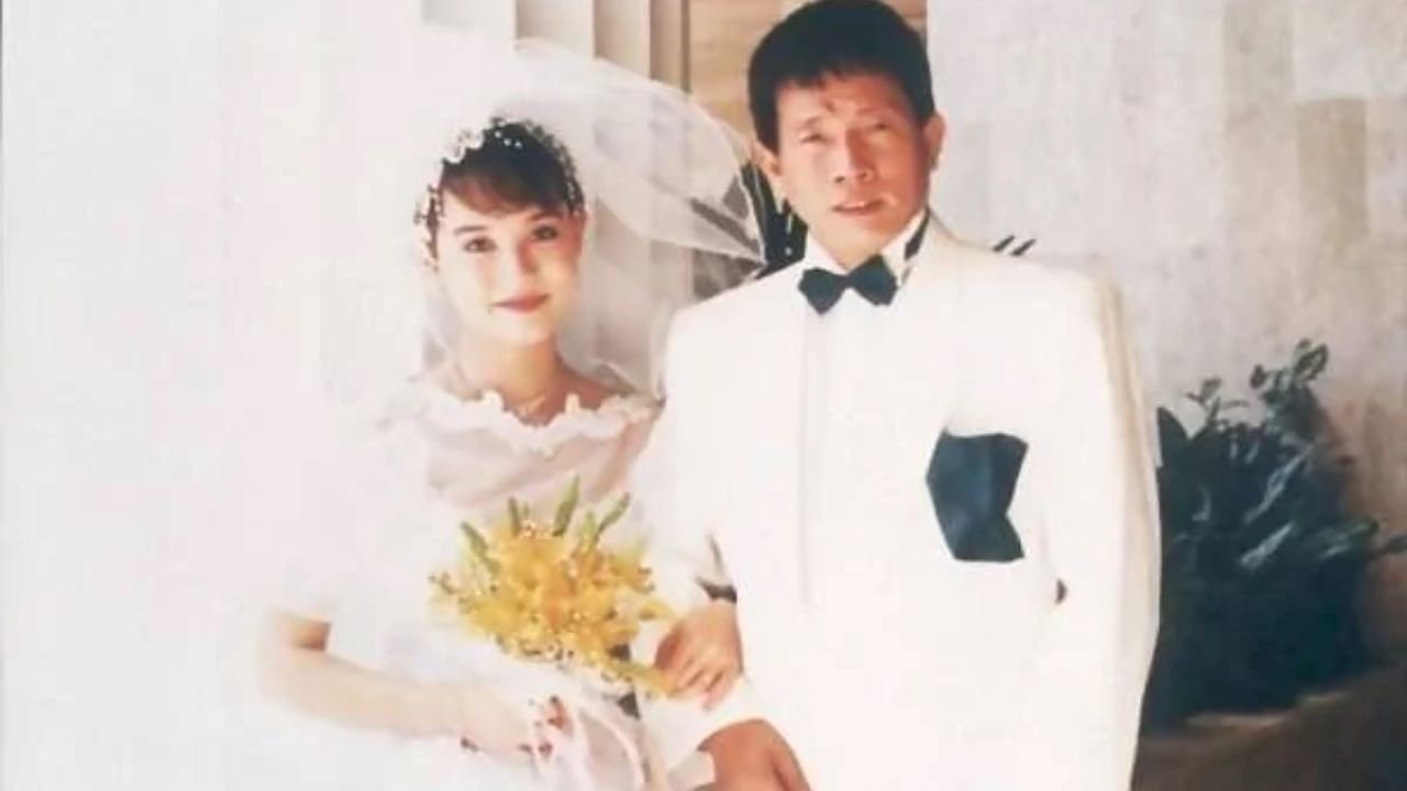 翁靜晶首認悔嫁劉家良？多次逃走失敗，靠「義氣」死守忘年戀！