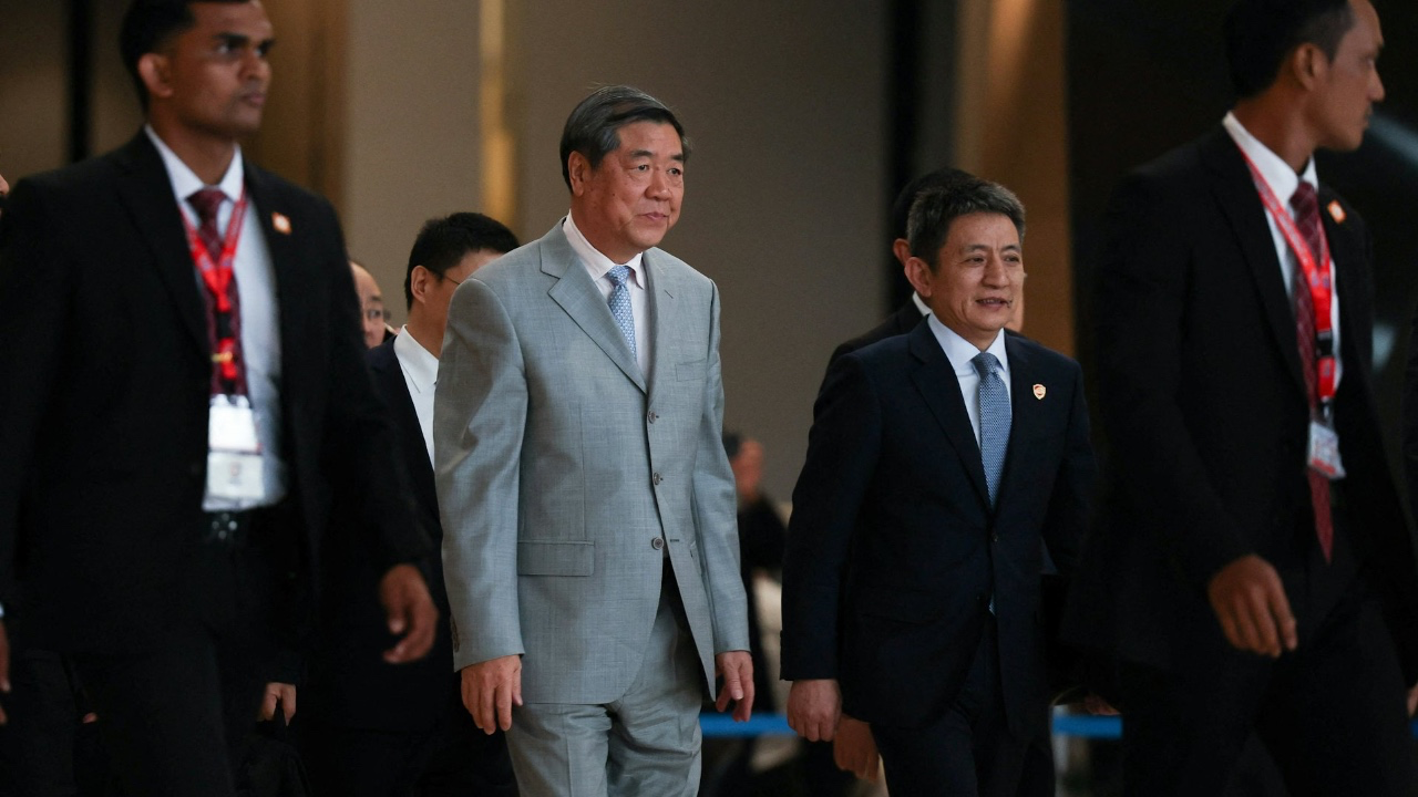 何立峰會見滙豐銀行高層：歡迎加大在華投資力度 推動中外經濟合作新局！