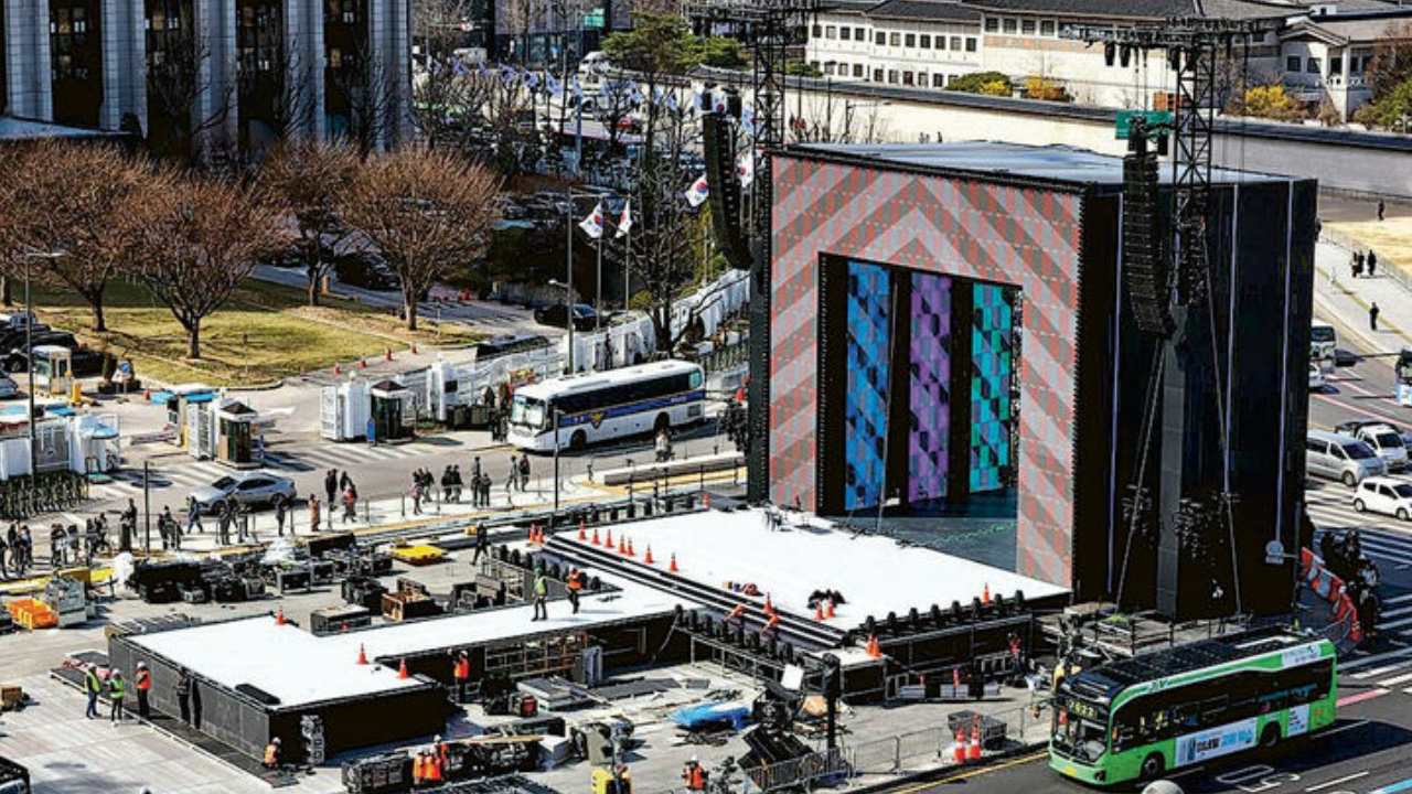 BTS 演唱會惹民怨?過度調用警消、封路搜身惹爭議 公司急發聲明回應!