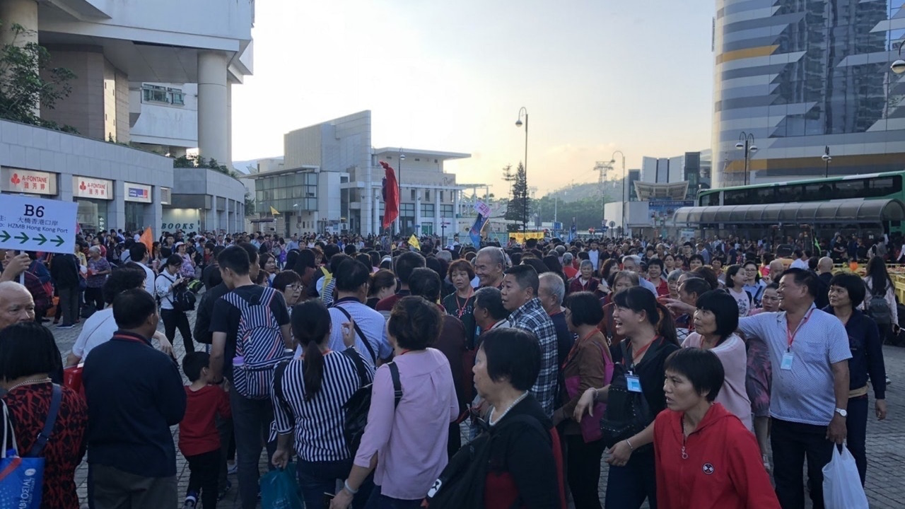 港人想走，內地人想留？香港點完勝深圳？港漂女大讚香港4大生活細節，嘆「返唔到轉頭」