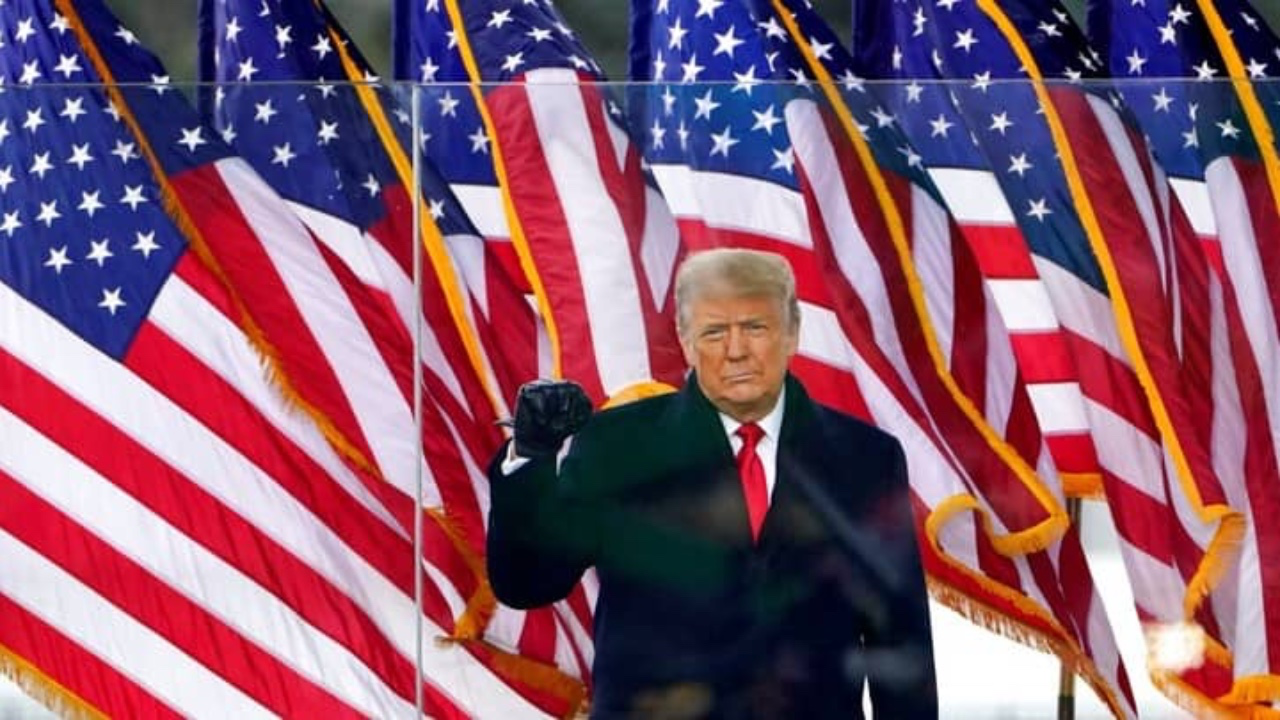 中東戰火牽動美國政局:共和黨中期選舉優勢盡失,民主黨眾議院控制權勝算飆升,警惕AI投資新騙局