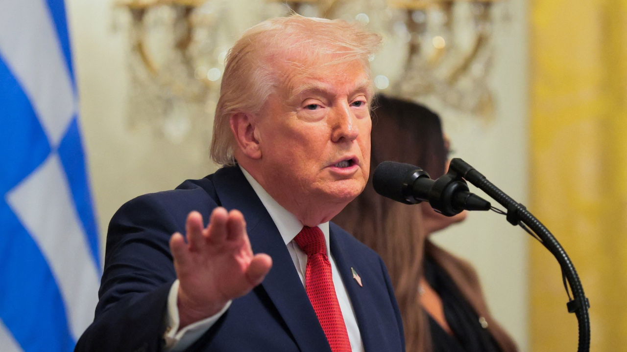 特朗普「爆炸集錦」背後的資訊迷霧：決策風險與媒體責任的深度剖析