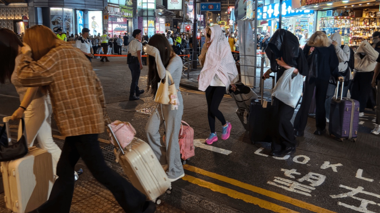 香港地下秩序的雙重崩壞：從發利大廈128人掃黃行動，到宏福苑聽證會揭露的維修黑幕