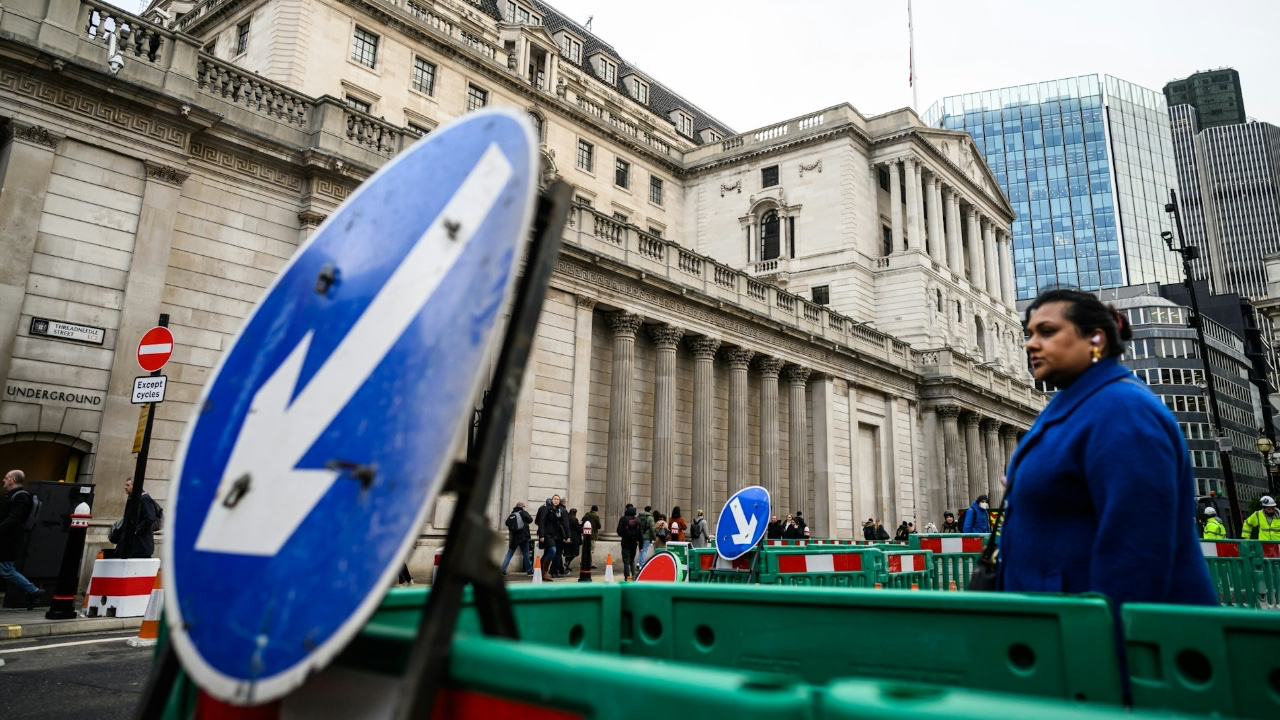 中東戰火一燒，英國衰退風險升溫！油價＋通脹＋高息夾擊全面爆發！