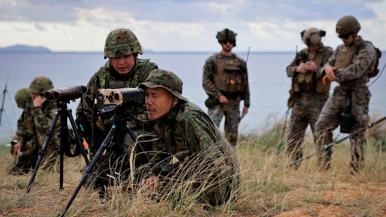 日本自衛隊「進攻化改組」:和平憲法下的軍事轉型與印太安全新棋局