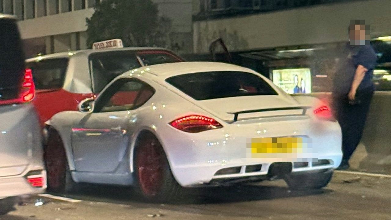 中環干諾道中三車連環相撞:保時捷捲入的士意外,三人受傷引發交通關注