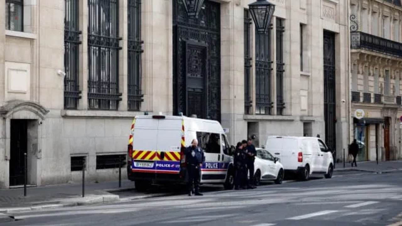 【荒謬絕倫】17歲仔用Snapchat接單炸銀行！千億航母大癱瘓？90%廁所塞爆、水兵無床瞓