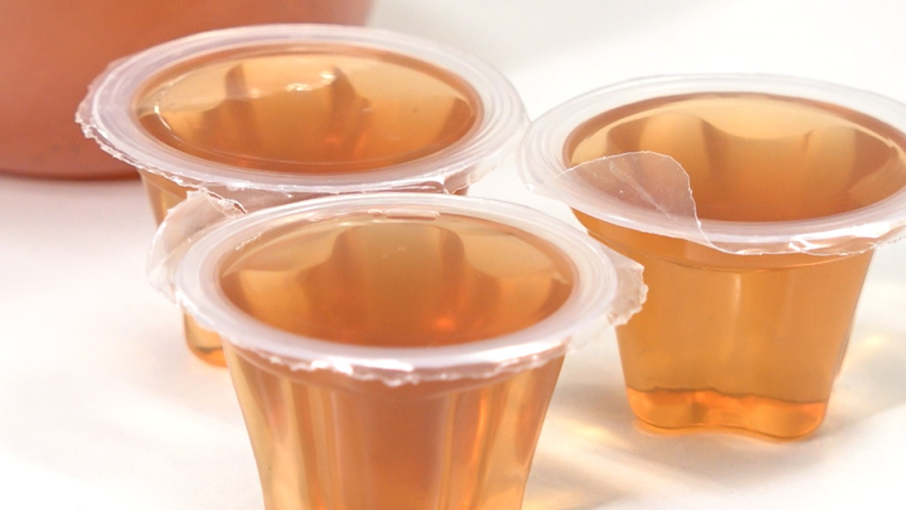 香港迷你杯裝蒟蒻果凍禁售新例生效:保障市民安全,業界與消費者應如何應對?