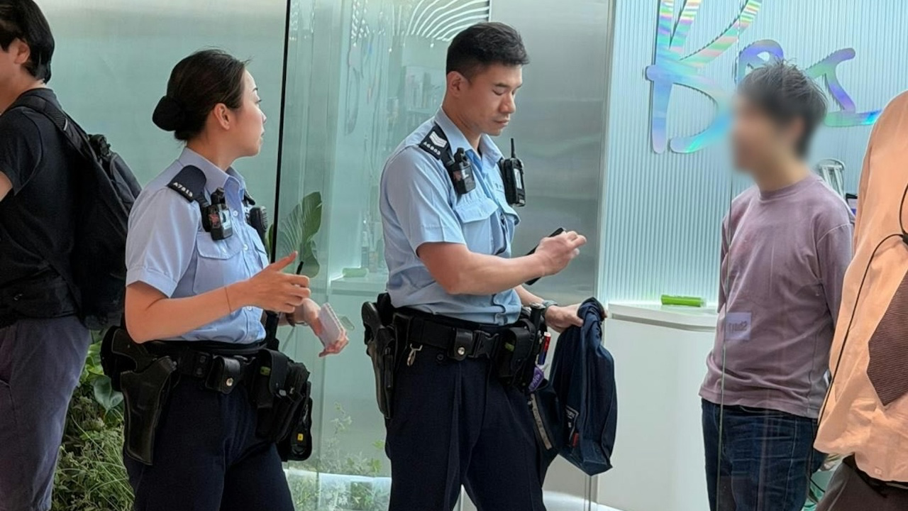 沙田偷拍狼當場被擒，英勇員工獲派獎金！嘉亨灣傳臭味驚動消防，揭香港嚴重冷漠問題