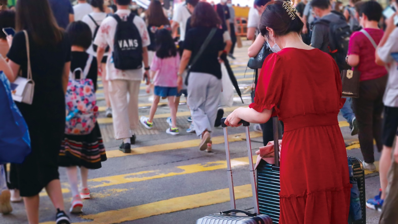 香港夢碎！港漂中大碩士投300份履歷全無音訊，政府話搶到41萬人才係大話？