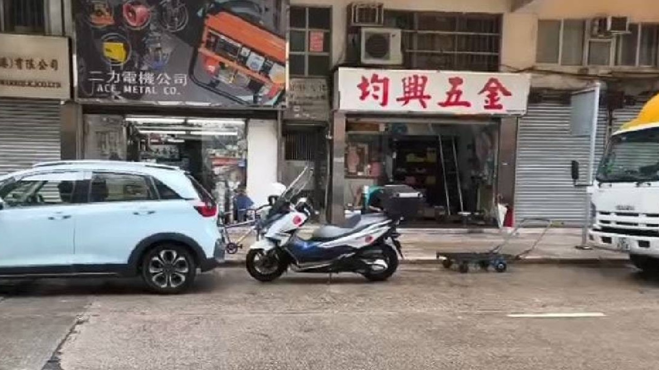 油麻地住所女子遭持刀男架頸搶銀包現金 警列搶劫罪追緝兇徒