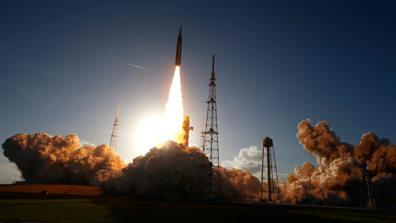 阿提密斯2號成功升空NASA發布地球唯美照片四名太空人正奔向月球