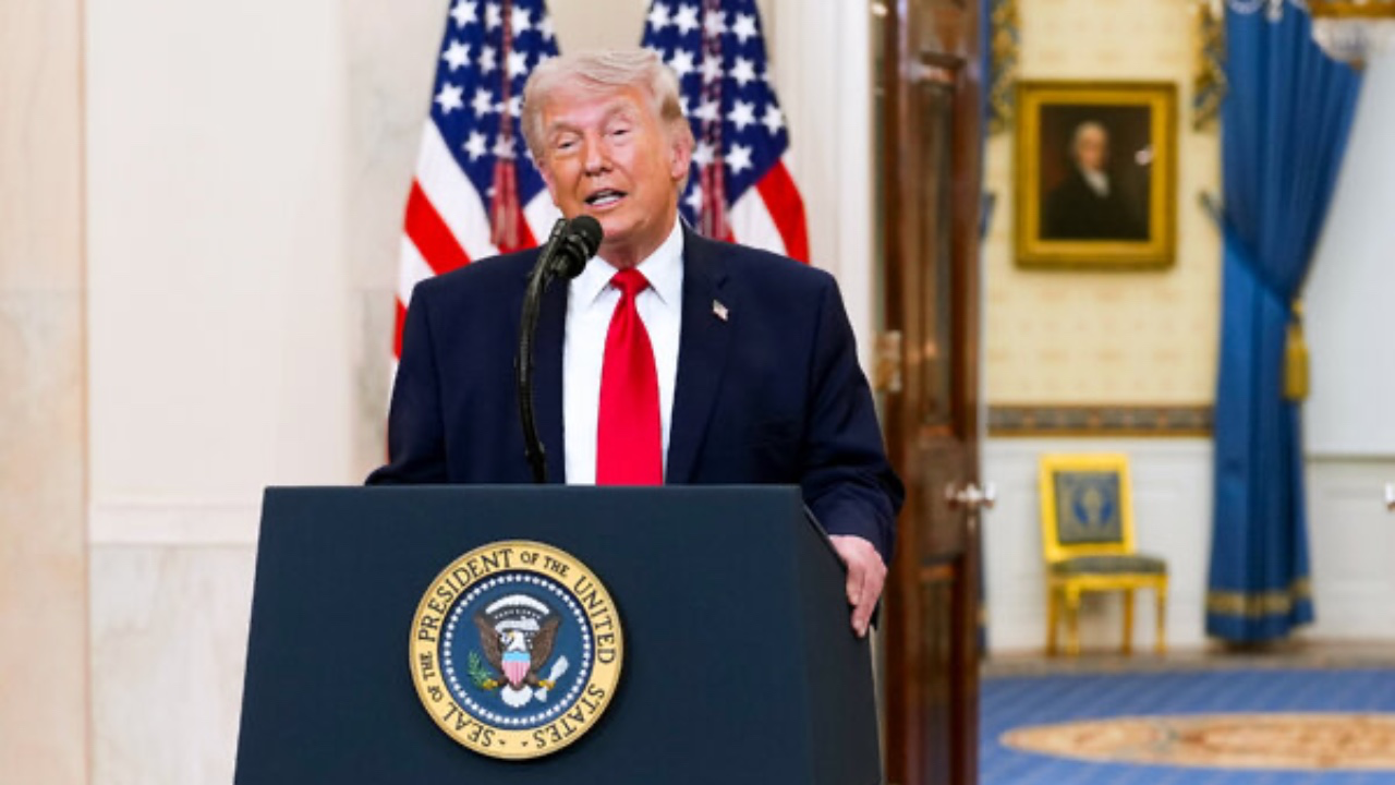 伊朗愈打愈硬,特朗普民望跌穿新低!油價、民意、盟友一齊反噬!