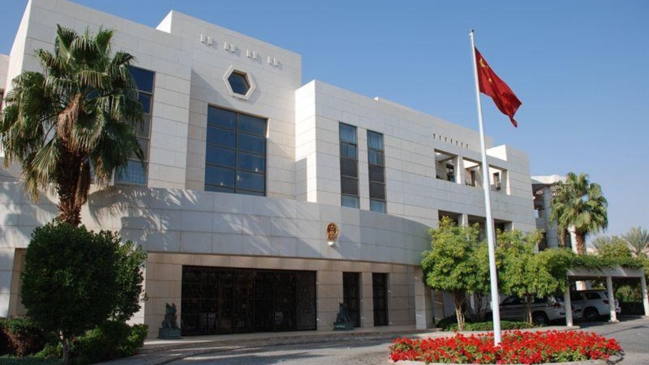 中國駐沙特大使館緊急警示：減少外出 遠離敏感區域