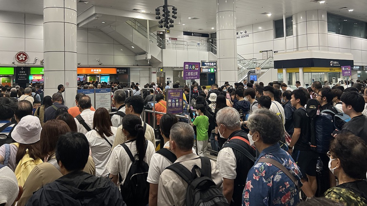 復活節大遷移!港人用腳投票!高鐵塞爆、香港空城!644萬人次出入境!餐飲業跌30-50%!