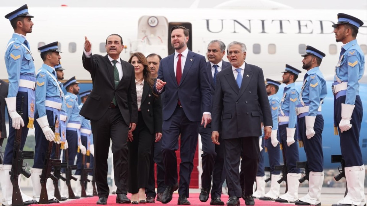 美伊世紀談判！萬斯親赴巴基斯坦！伊朗獅子開大口開「天價」條件：美國還錢！兩大條件震驚全球！