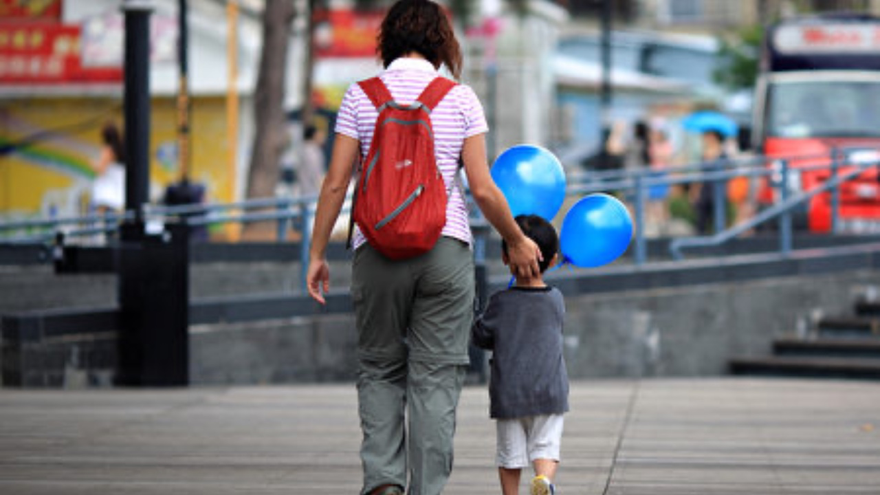 近八成港人拒絕生育!生小朋友要幾大勇氣?生育危機已經唔係錢咁簡單?
