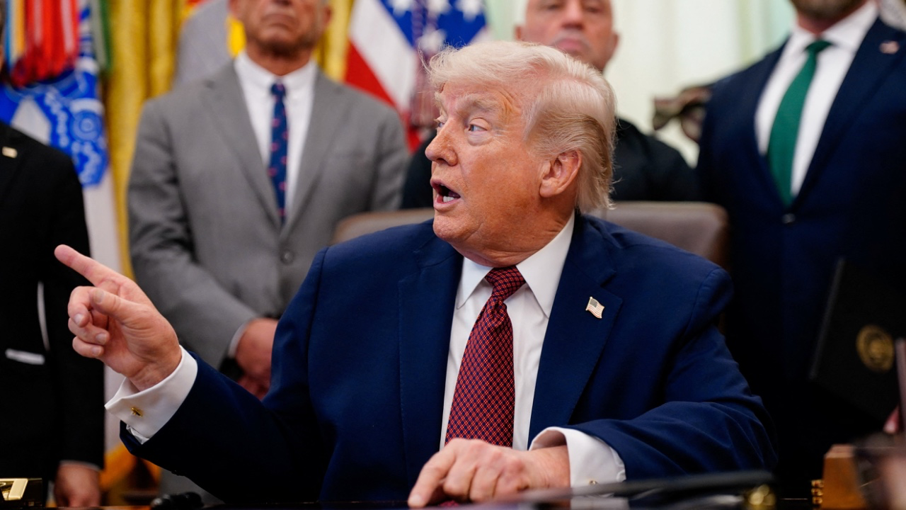 特朗普延長停火係降溫？霍爾木茲海峽先係真正炸彈？唔想停戰，只想拖住伊朗慢慢困死！