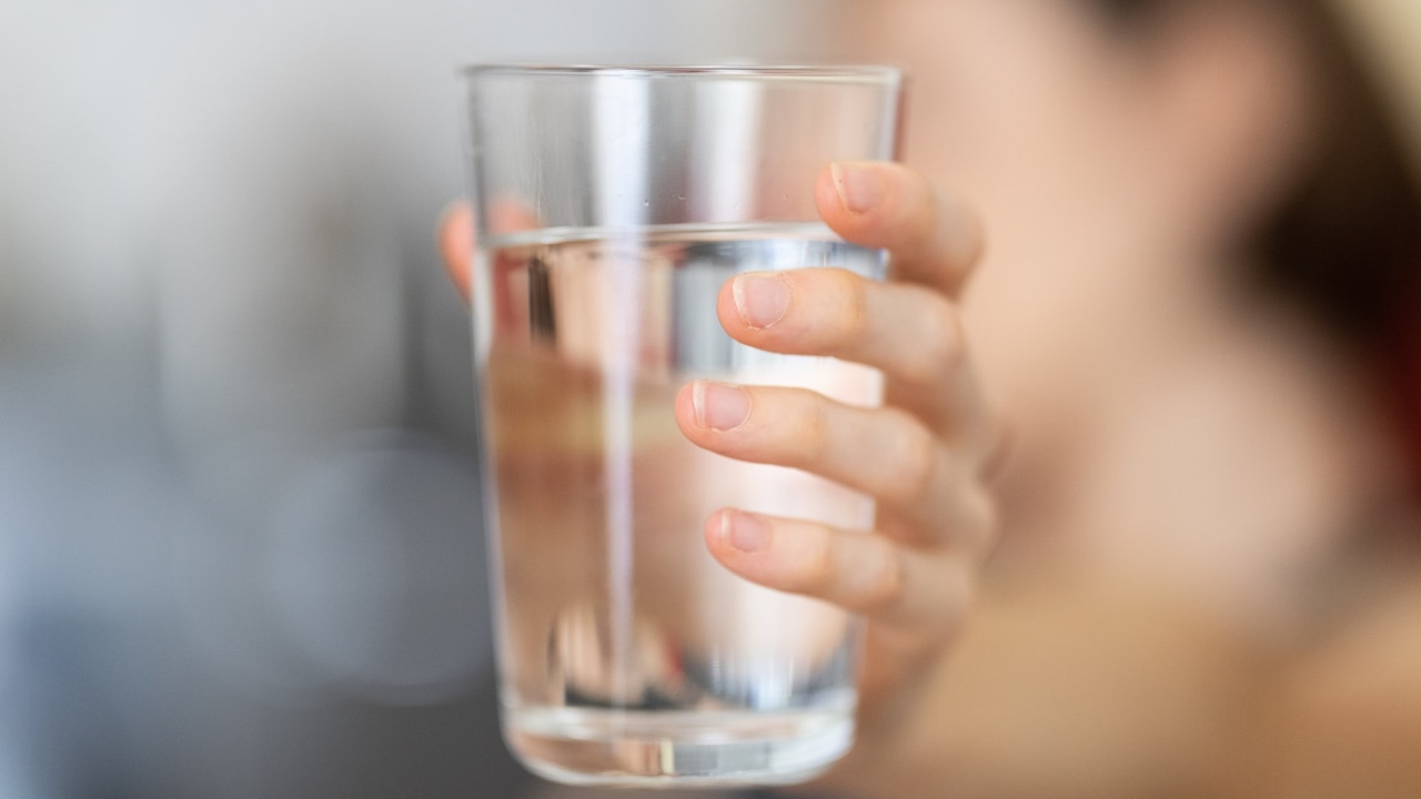 飲水都出事？16歲仔日飲18支水確診腦瘤！尿崩症呢3個症狀你一定要知！