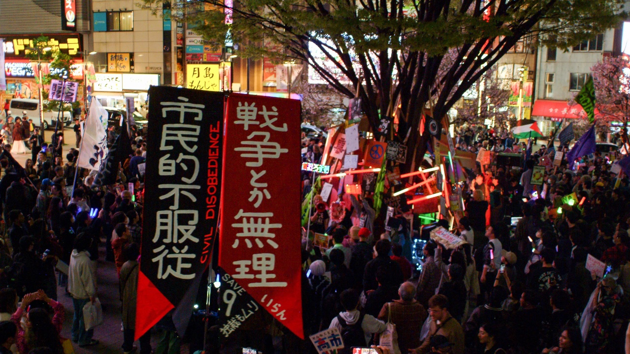 【螢光棒示威】高市早苗強推三大法案！日本3萬6千人為次文化自由上街反對！背後真正恐懼什麽？