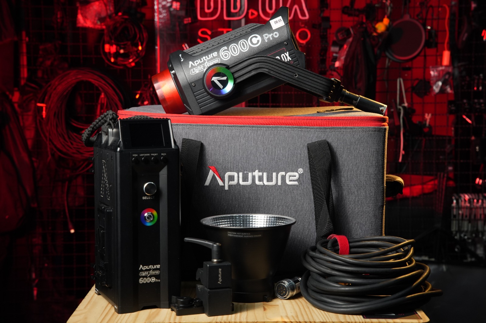 Aputure 600c