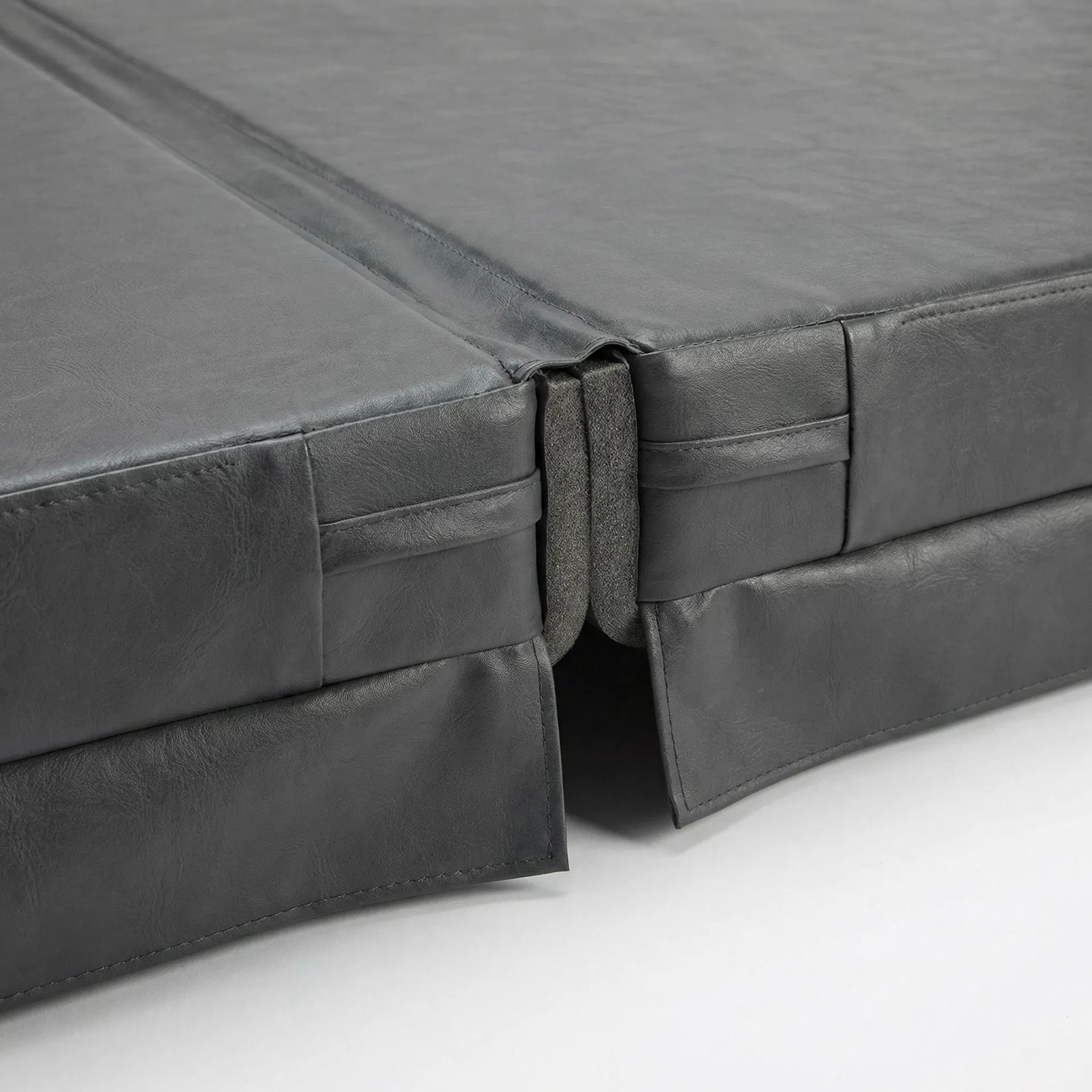 Charnière isolée complète