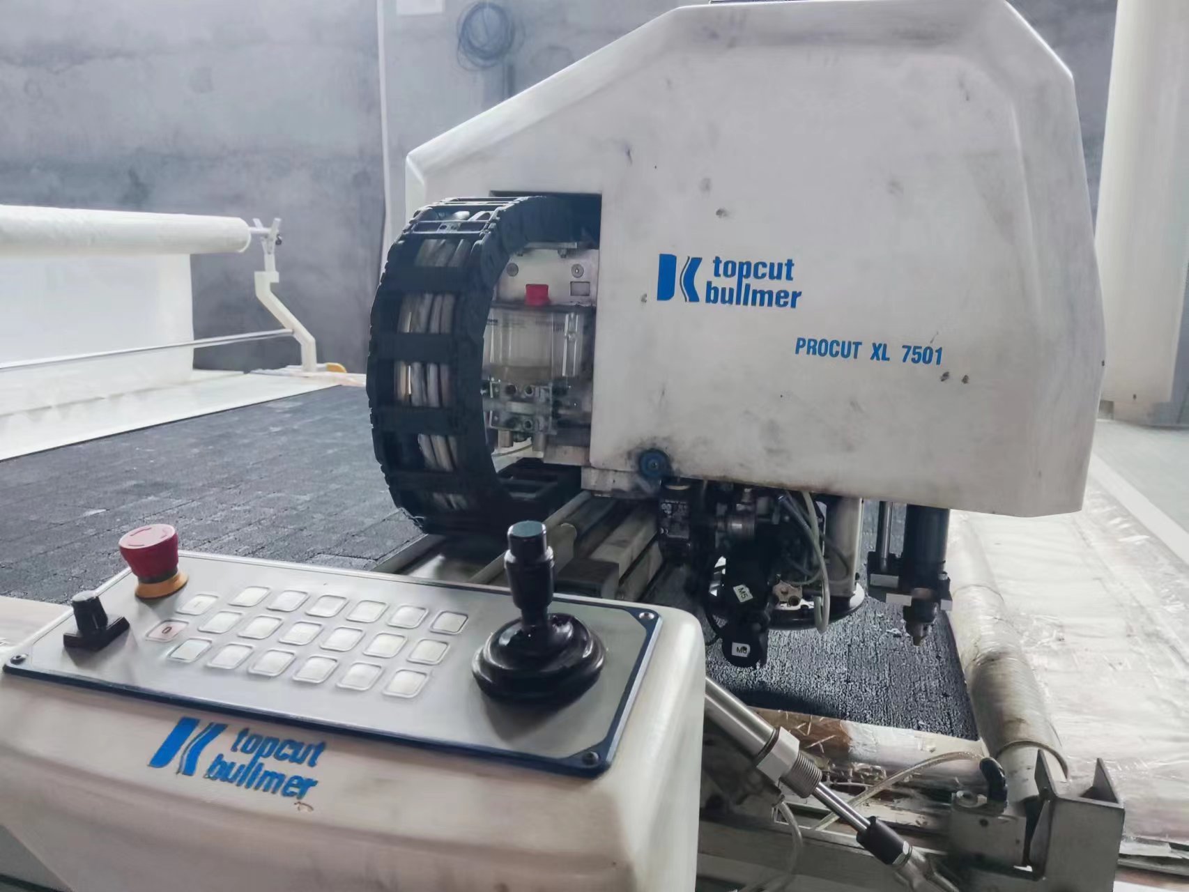 Hunan Tongmei Garment factory with automated cutting and sewing equipment for fashion accessories manufacturing