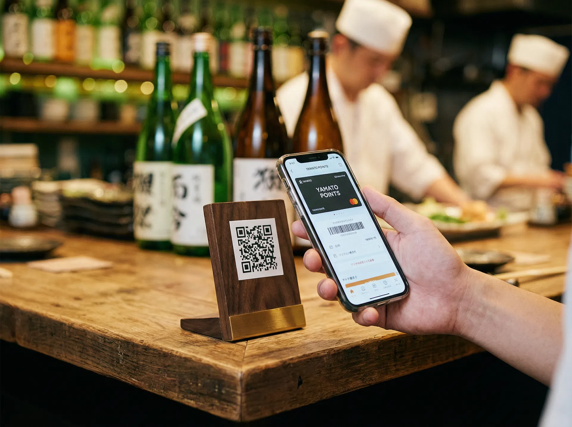 QRコードをスキャンする顧客