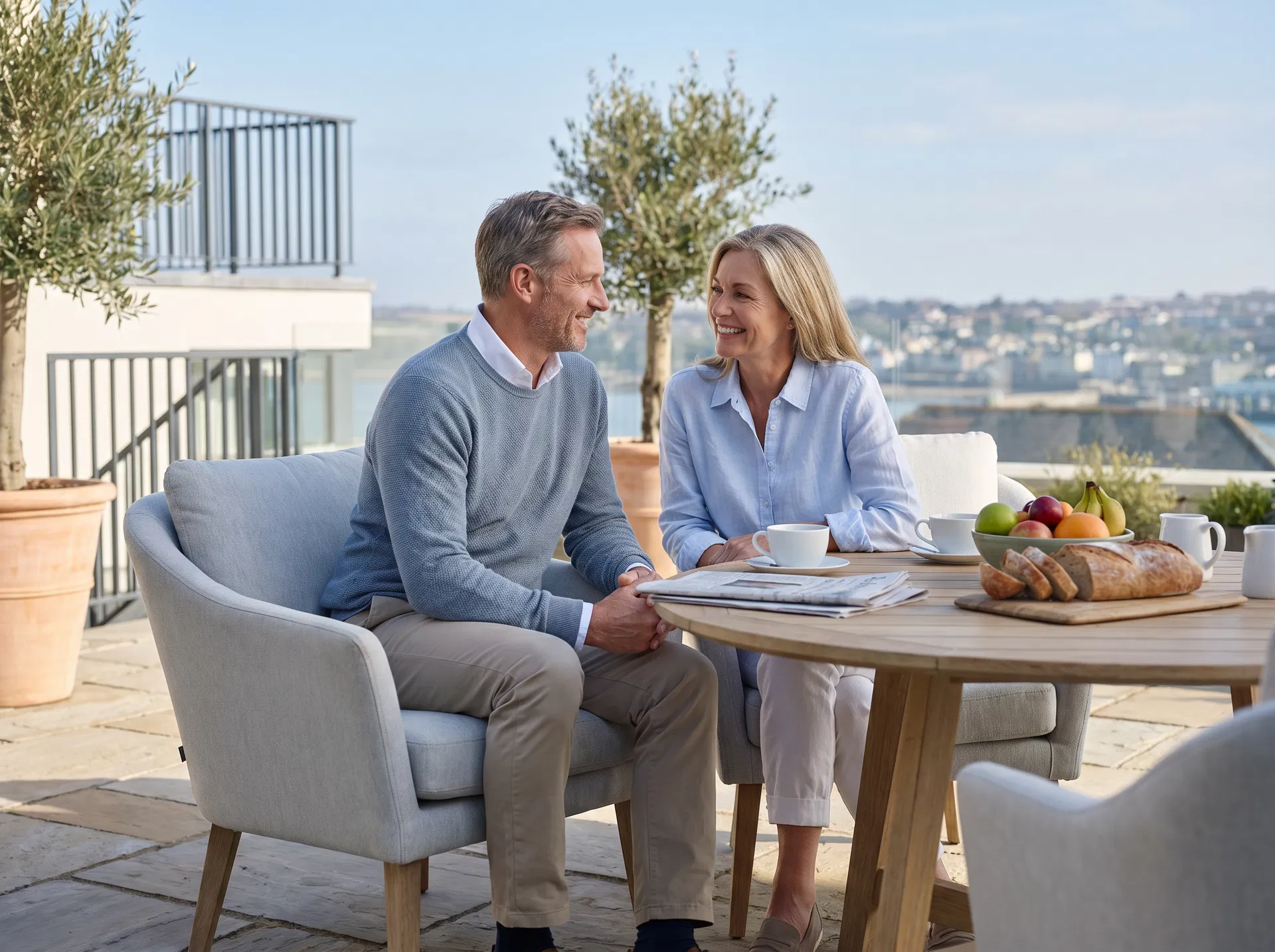 Bienestar y tranquilidad después de actuar a tiempo en salud periodontal