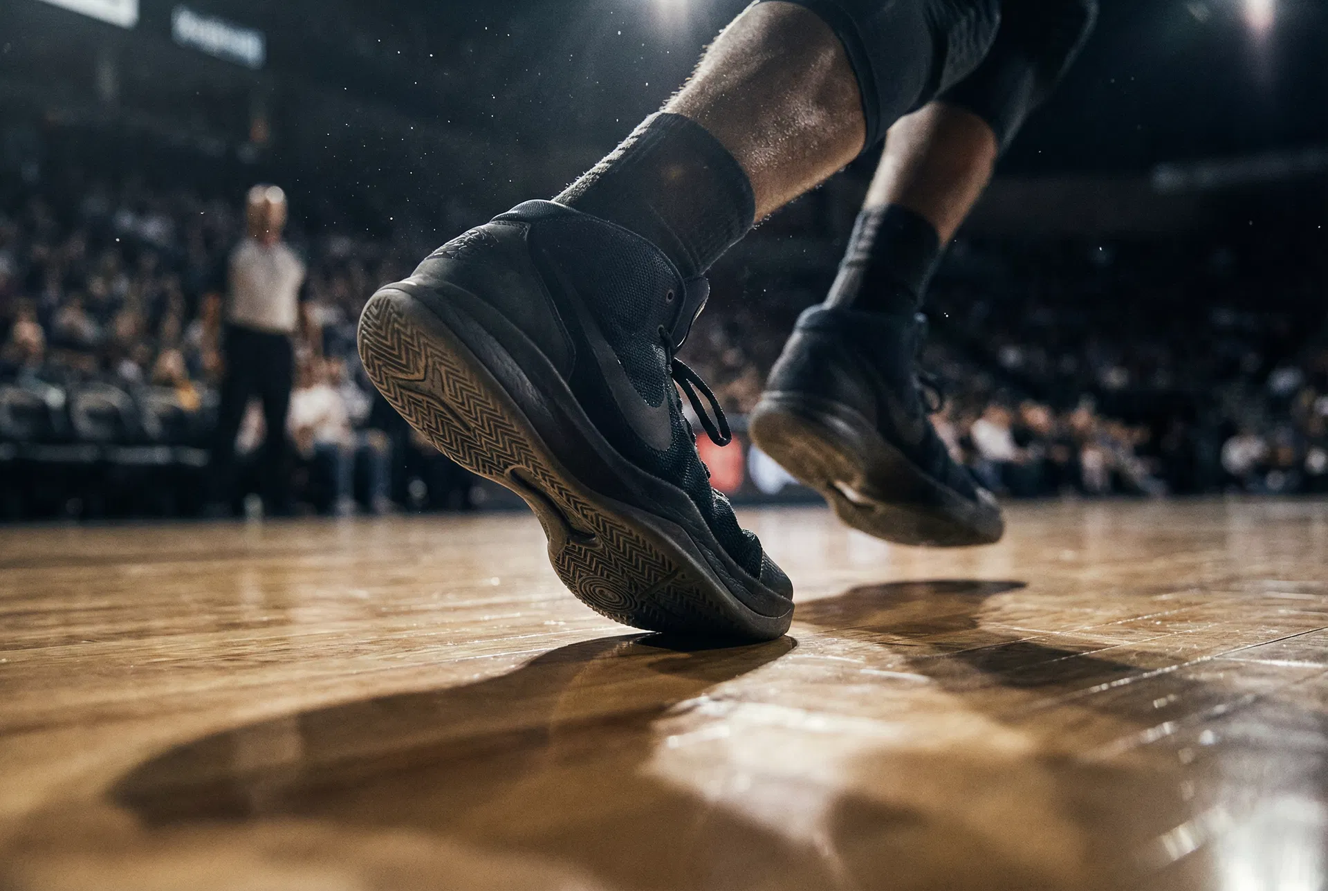 Dusty court conditions — why shoes slip