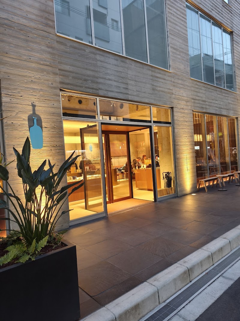 Blue Bottle Coffee Shinsaibashi Cafe