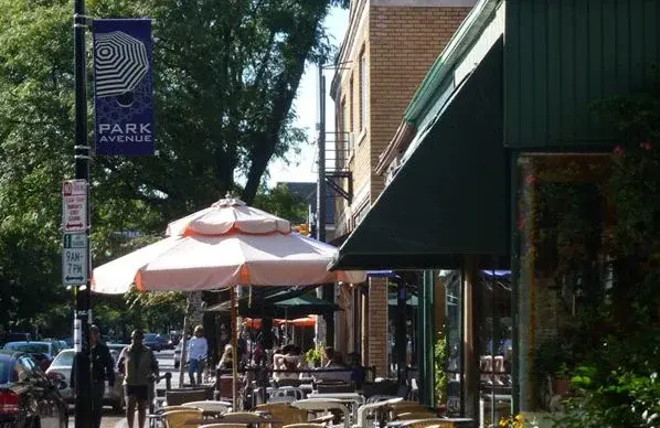 Dartmouth House Bed & Breakfast — Bed & Breakfast in Rochester, NY