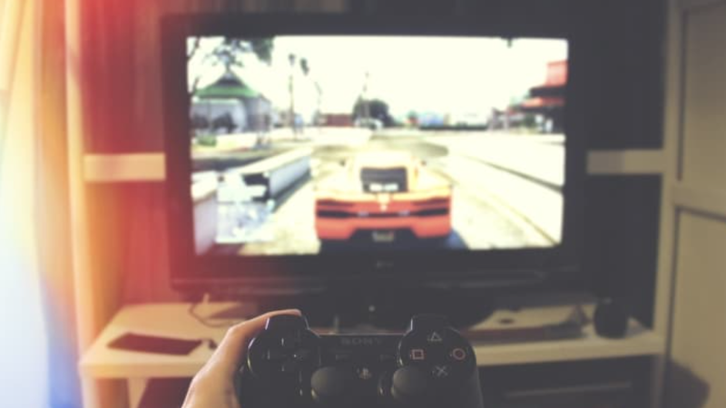 孩子玩游戏时家长如何保护他们的安全