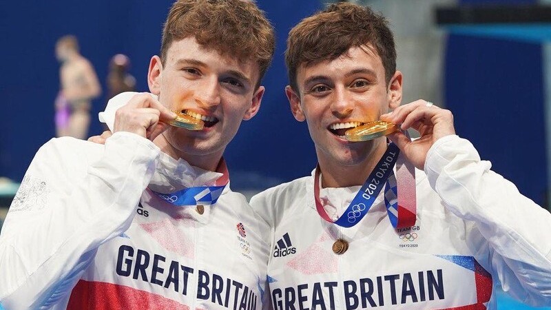 【东京奥运】最近被圈粉的英国跳水王子Tom Daley,还是编织高手!
